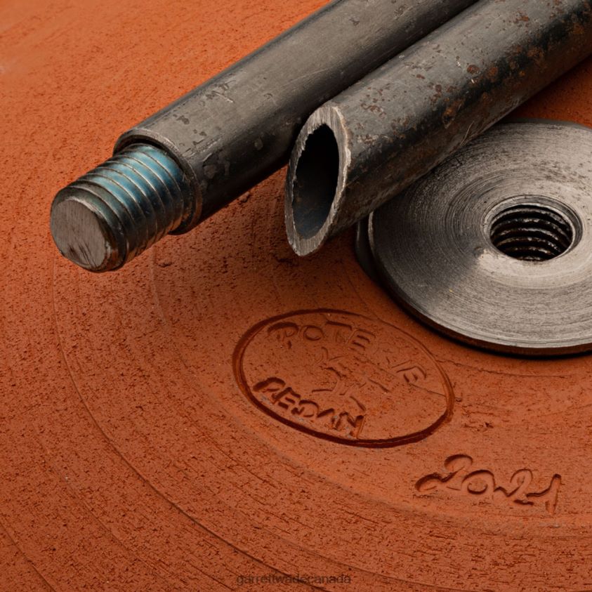 Garrett Wade Terracotta Birdbath On Metal Pole 8628N2184 Garden