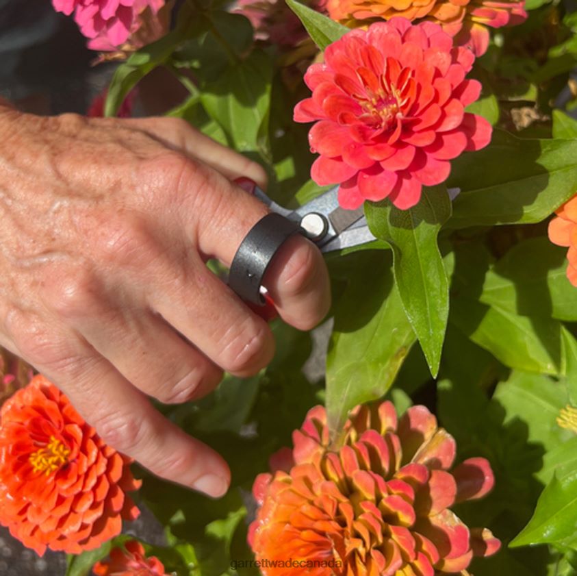 Garrett Wade Ergonomic & Hands-Free Flower Pruner 8628N240 Garden