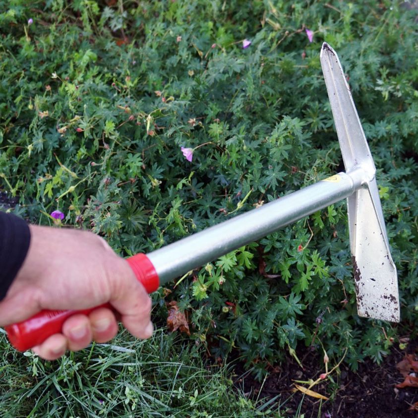 Garrett Wade Versatile 10'' Long Hand Held Digger 8628N2118 Garden