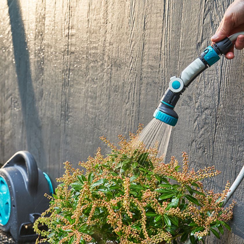 Garrett Wade Space-Saving Hose Reel Assembly 8628N2249 Garden