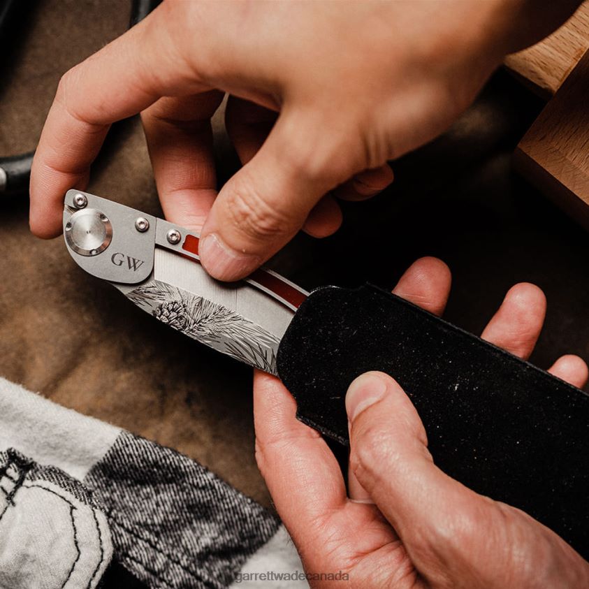 Garrett Wade K2 Engraved Holiday Pocket Knife 8628N2366 Outdoor