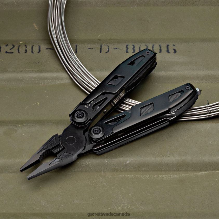 Garrett Wade Pocket Multi-Tool with Pliers 8628N2386 Outdoor